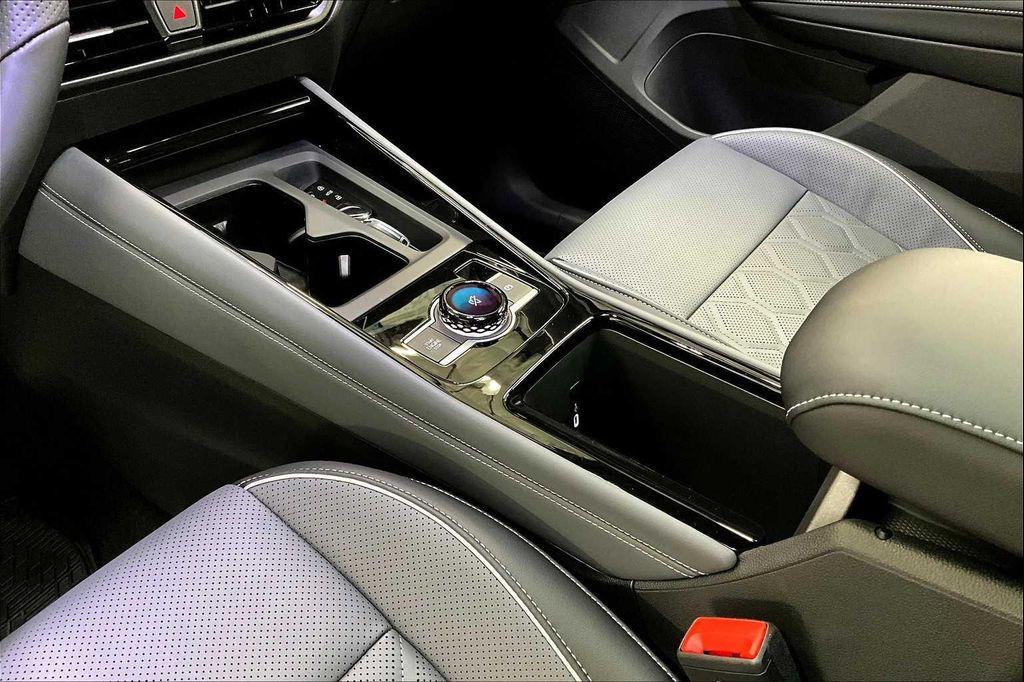 new 2025 Volkswagen Tiguan car, priced at $43,196