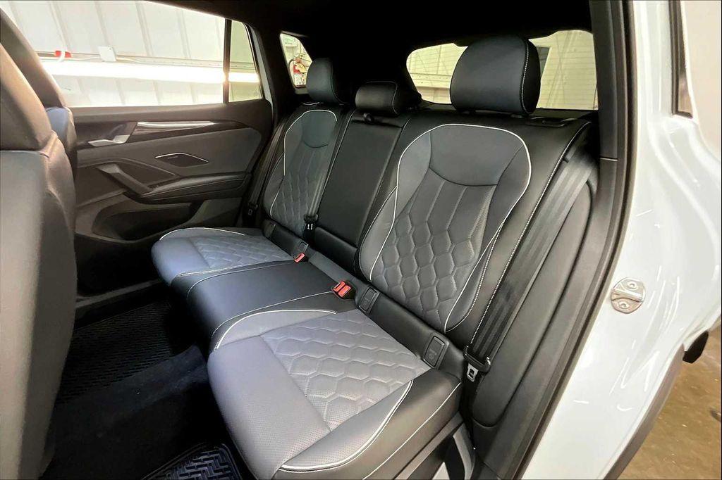 new 2025 Volkswagen Tiguan car, priced at $43,196