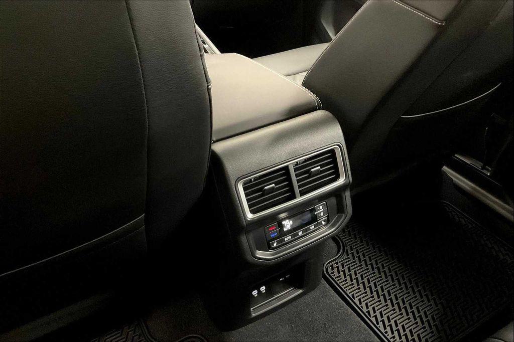 new 2025 Volkswagen Atlas car, priced at $56,244