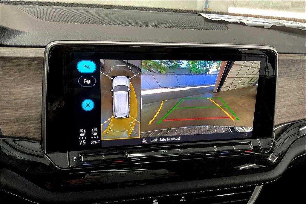 new 2025 Volkswagen Atlas car, priced at $56,244
