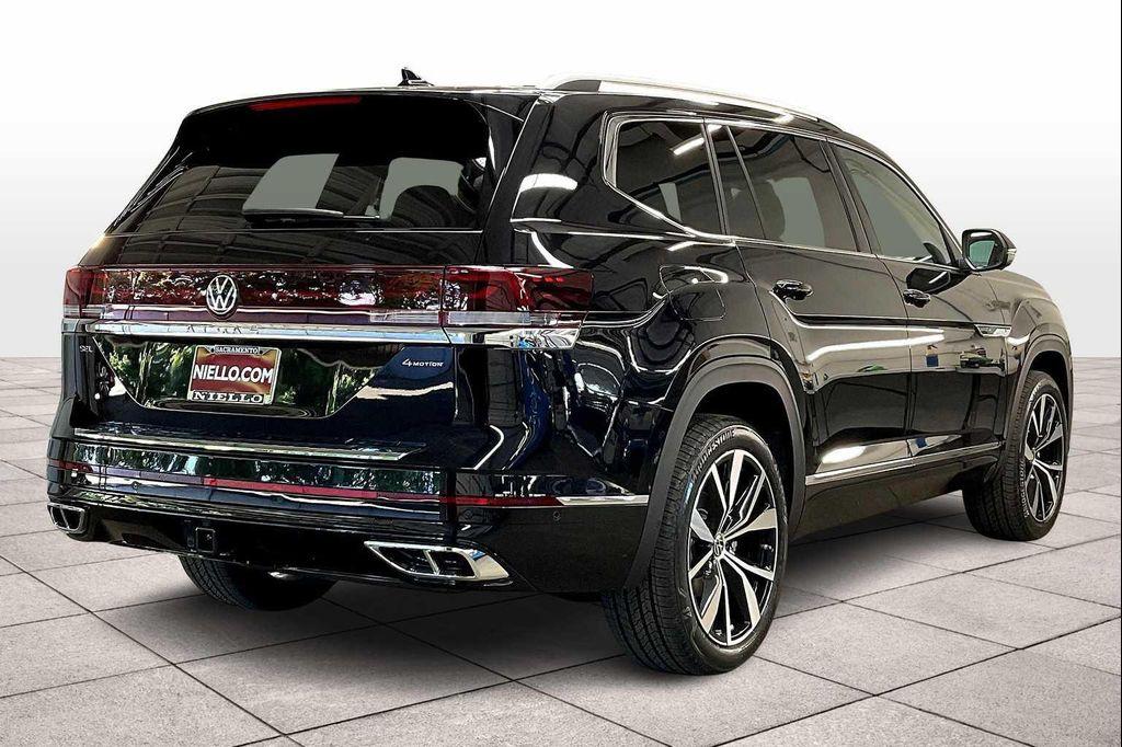 new 2025 Volkswagen Atlas car, priced at $56,244