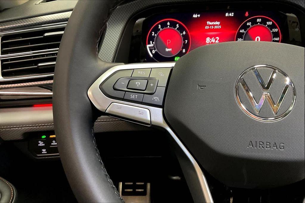 new 2025 Volkswagen Atlas car, priced at $49,059