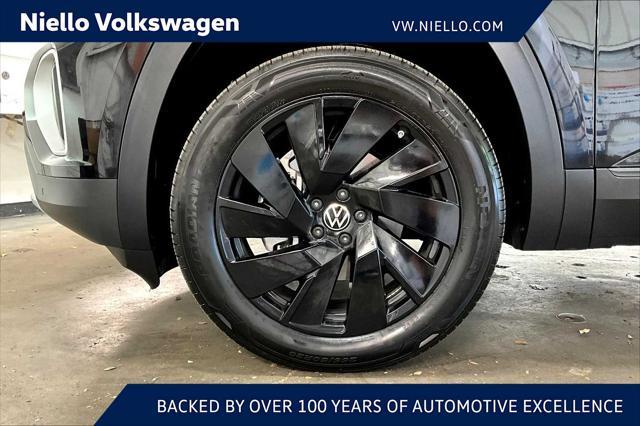 used 2025 Volkswagen Atlas car, priced at $42,167