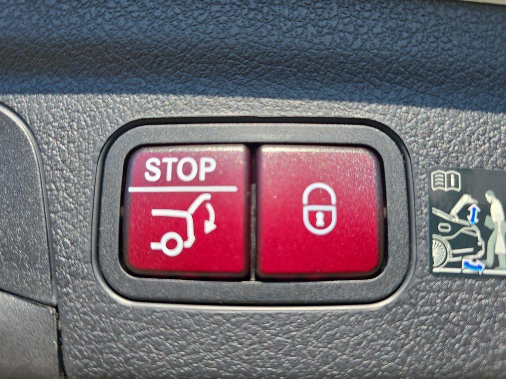 new 2025 Mercedes-Benz GLE 350 car, priced at $74,215