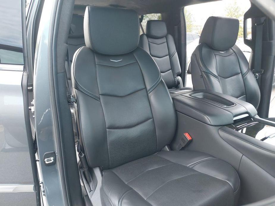 used 2019 Cadillac Escalade ESV car, priced at $42,010