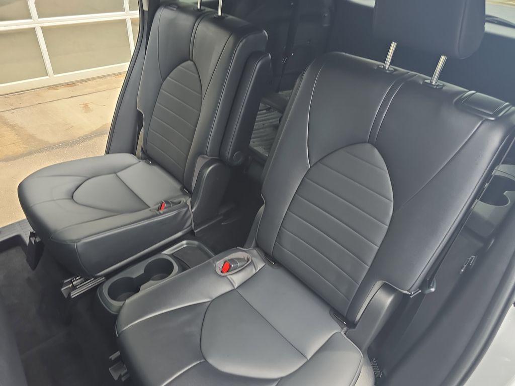 used 2022 Toyota Highlander car, priced at $35,992