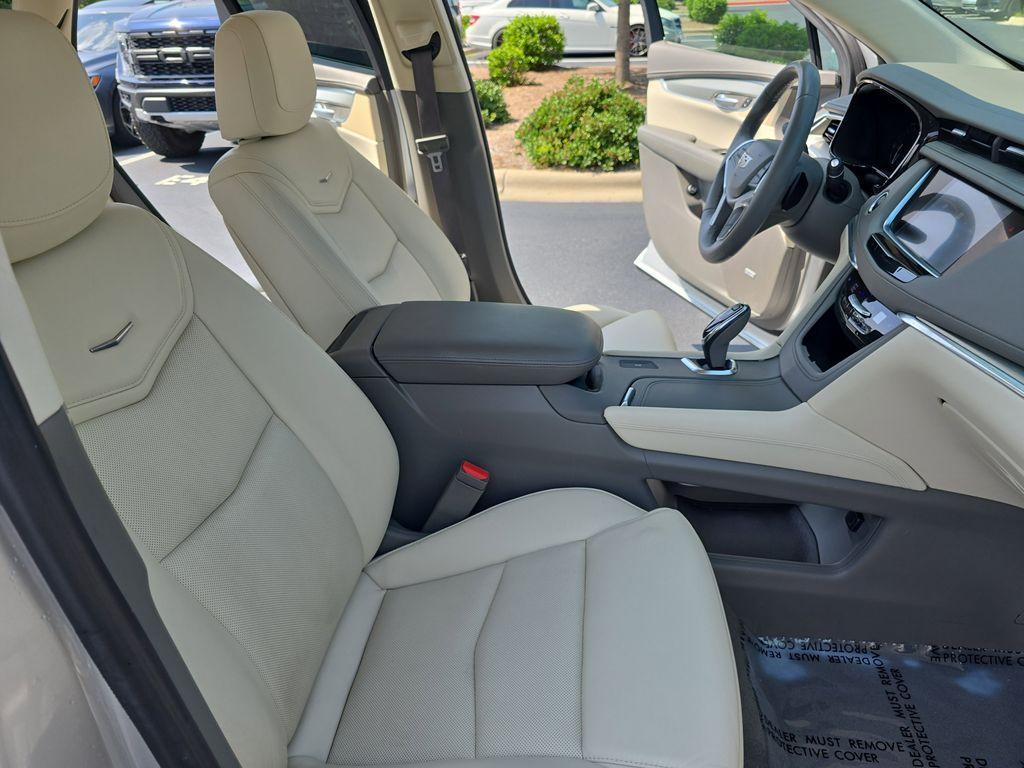 used 2018 Cadillac XT5 car, priced at $23,503