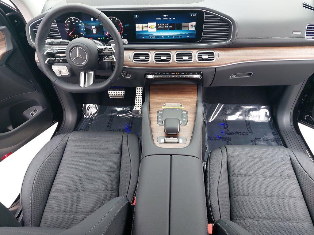 new 2025 Mercedes-Benz GLS 450 car, priced at $99,715