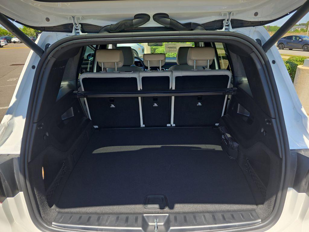 new 2025 Mercedes-Benz GLB 250 car, priced at $47,145