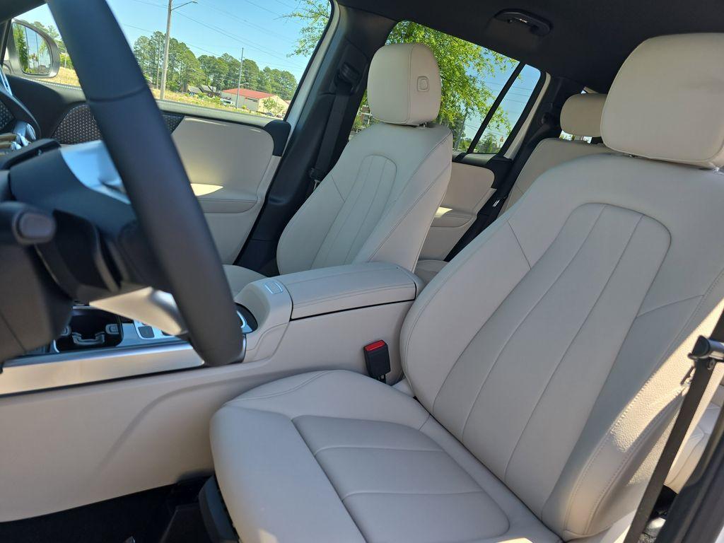 new 2025 Mercedes-Benz GLB 250 car, priced at $47,145