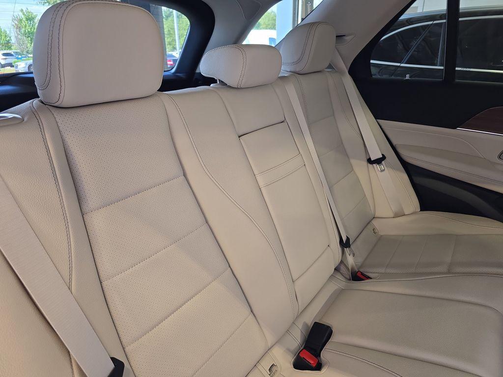 new 2025 Mercedes-Benz GLE 350 car, priced at $74,215