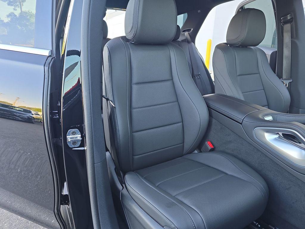 new 2025 Mercedes-Benz GLE 350 car, priced at $67,855