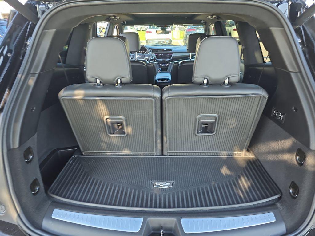 used 2021 Cadillac XT6 car, priced at $33,875