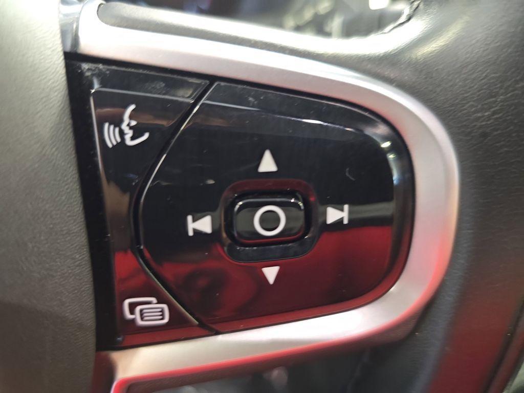 used 2022 Volvo XC90 car, priced at $37,760