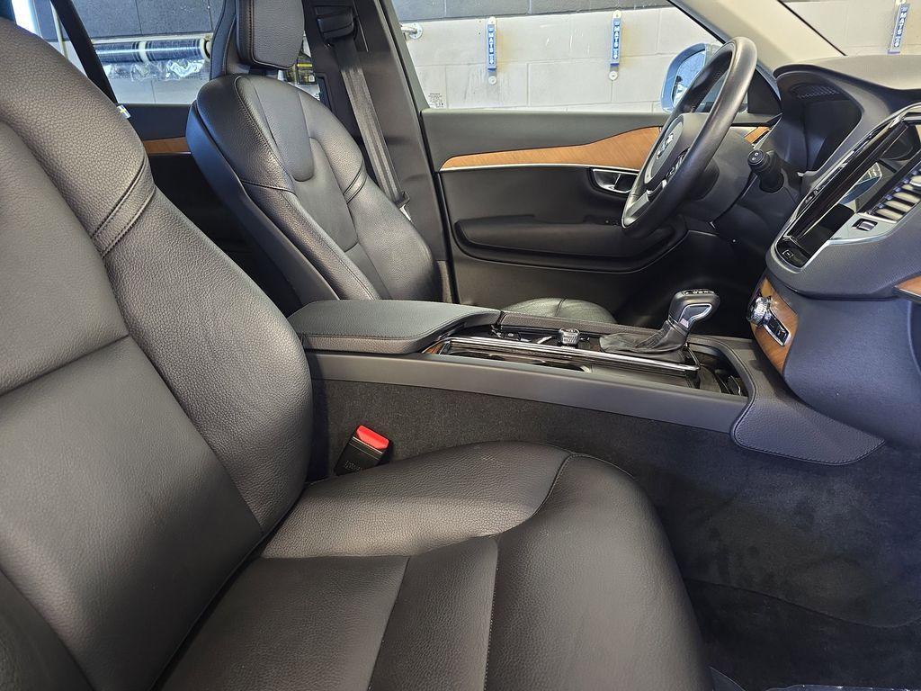used 2022 Volvo XC90 car, priced at $37,760