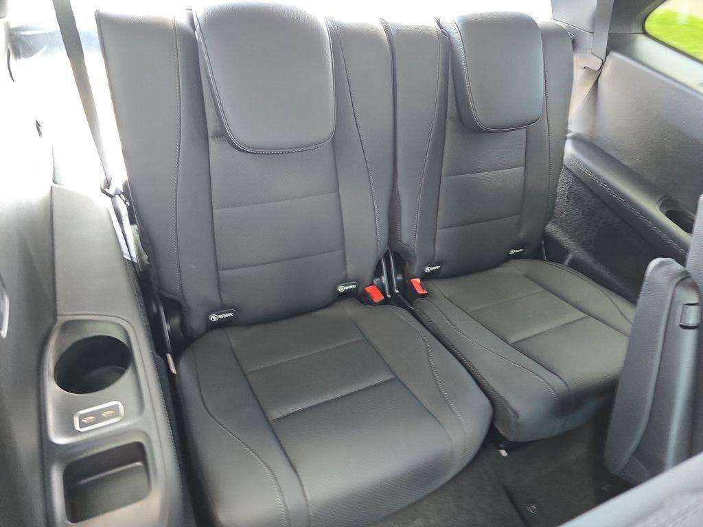 new 2025 Mercedes-Benz GLS 450 car, priced at $91,945