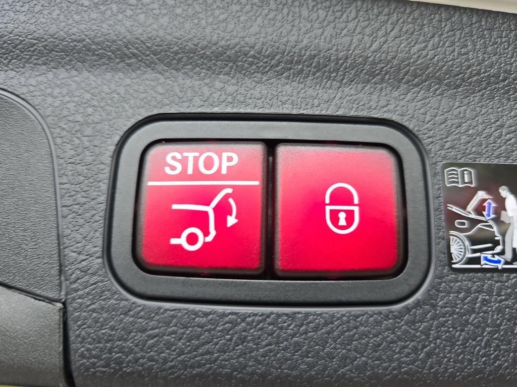 new 2026 Mercedes-Benz GLE 450 car, priced at $84,265