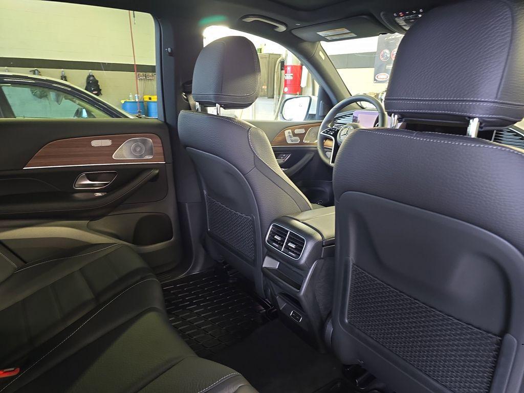 new 2026 Mercedes-Benz GLE 450 car, priced at $84,265