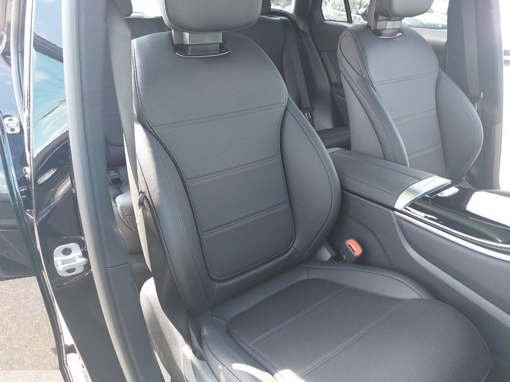 new 2025 Mercedes-Benz GLC 300 car, priced at $56,585