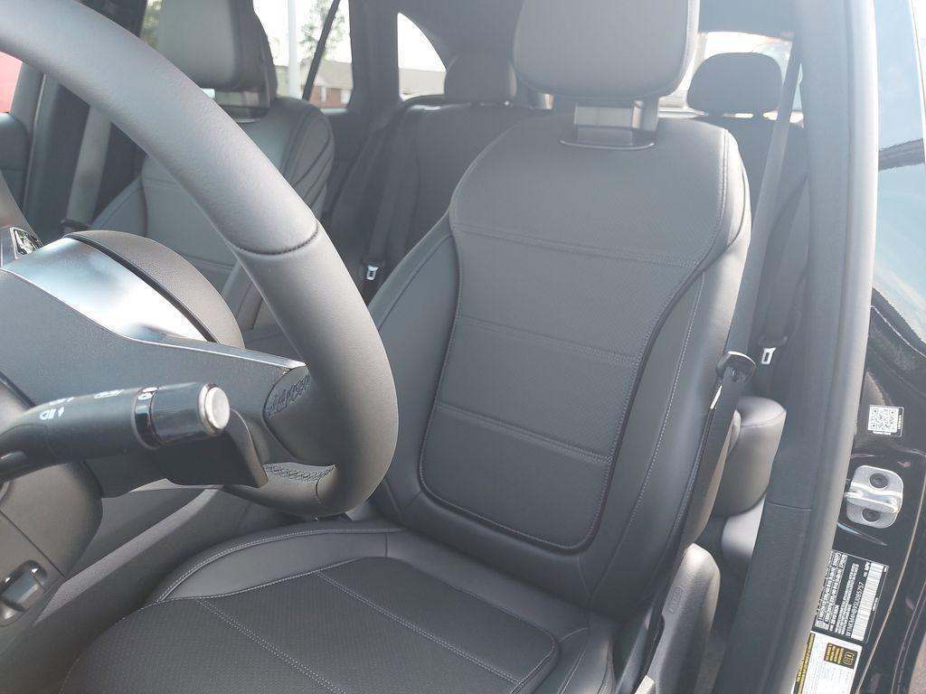 new 2025 Mercedes-Benz GLC 300 car, priced at $56,585