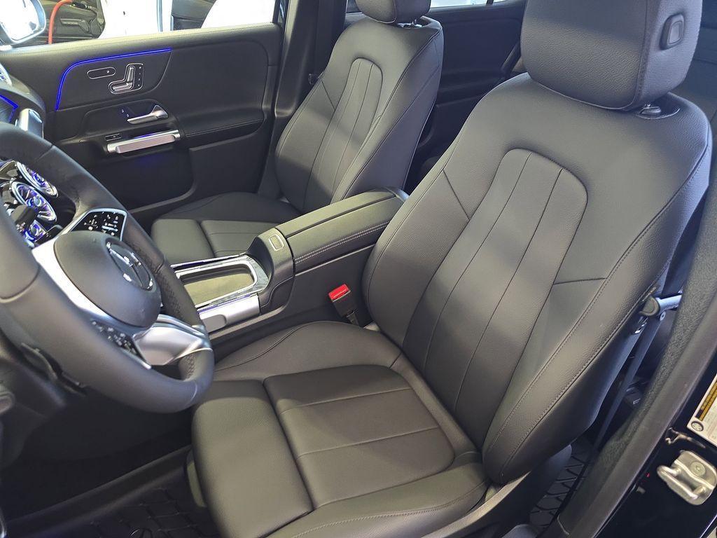 new 2025 Mercedes-Benz GLB 250 car, priced at $49,580