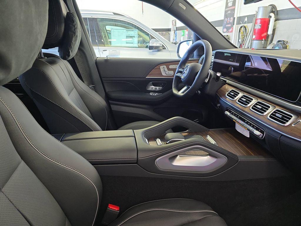 new 2026 Mercedes-Benz GLS 580 car, priced at $125,905