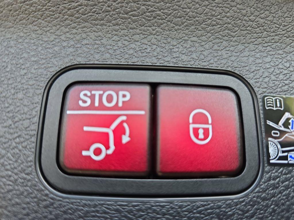 new 2026 Mercedes-Benz GLS 580 car, priced at $125,905