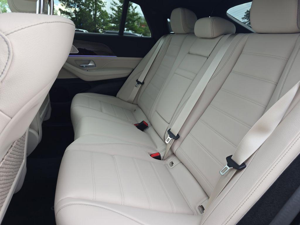 new 2025 Mercedes-Benz GLE 450 car, priced at $84,935