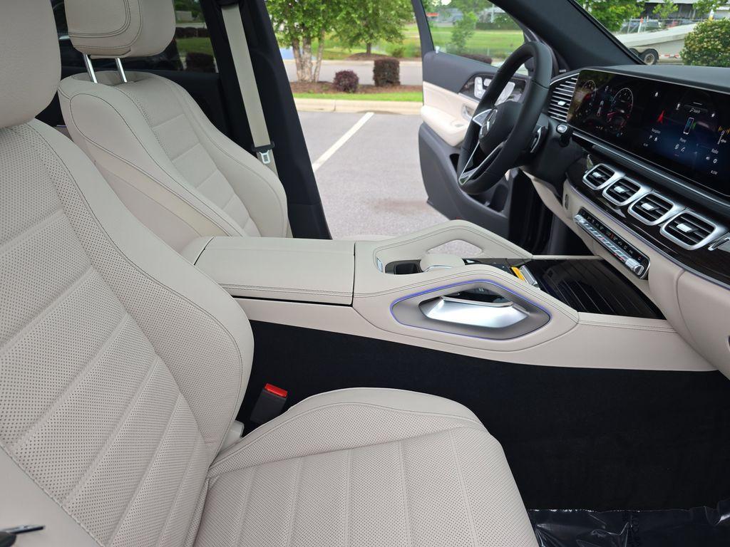 new 2025 Mercedes-Benz GLE 450 car, priced at $84,935