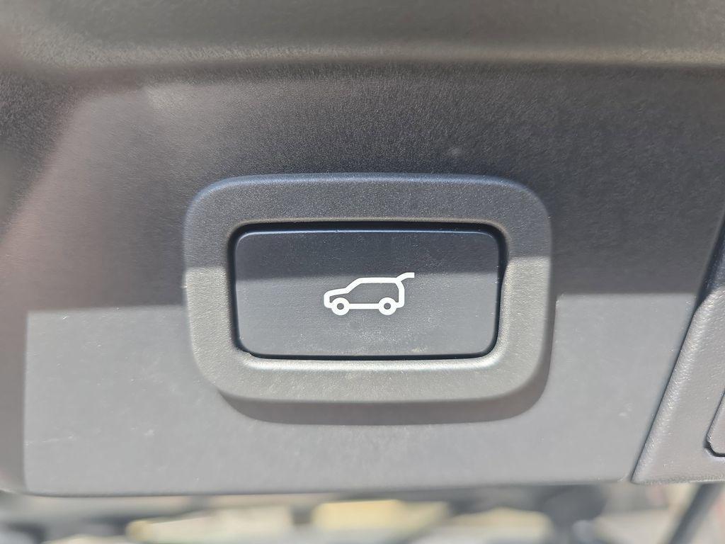 used 2018 Land Rover Range Rover Velar car, priced at $21,857