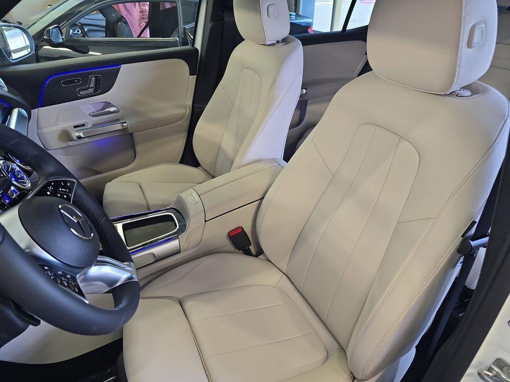 new 2025 Mercedes-Benz GLB 250 car, priced at $47,145