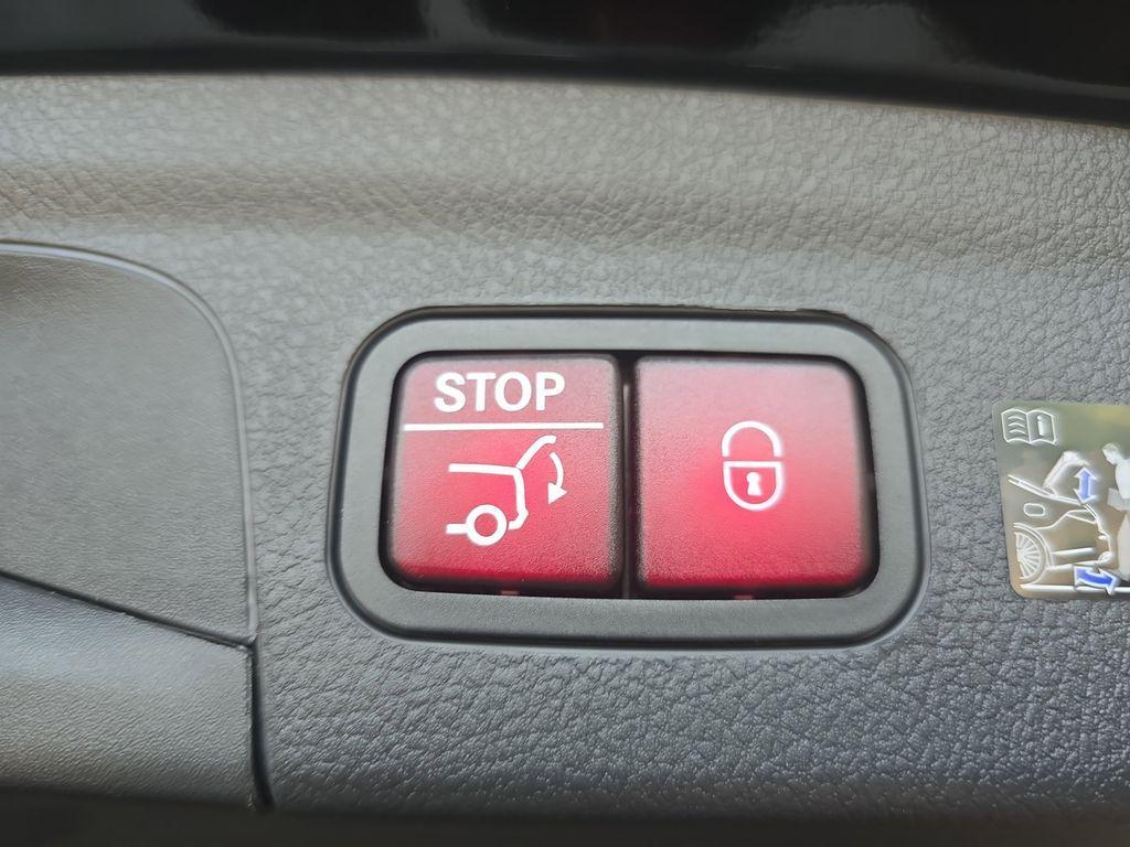 used 2025 Mercedes-Benz GLE 450e car, priced at $77,940