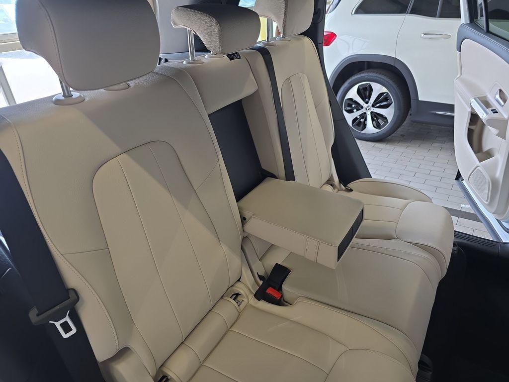 new 2025 Mercedes-Benz GLB 250 car, priced at $47,145