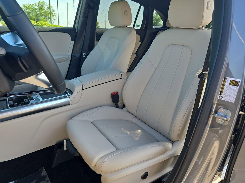 used 2025 Mercedes-Benz GLA 250 car, priced at $42,127