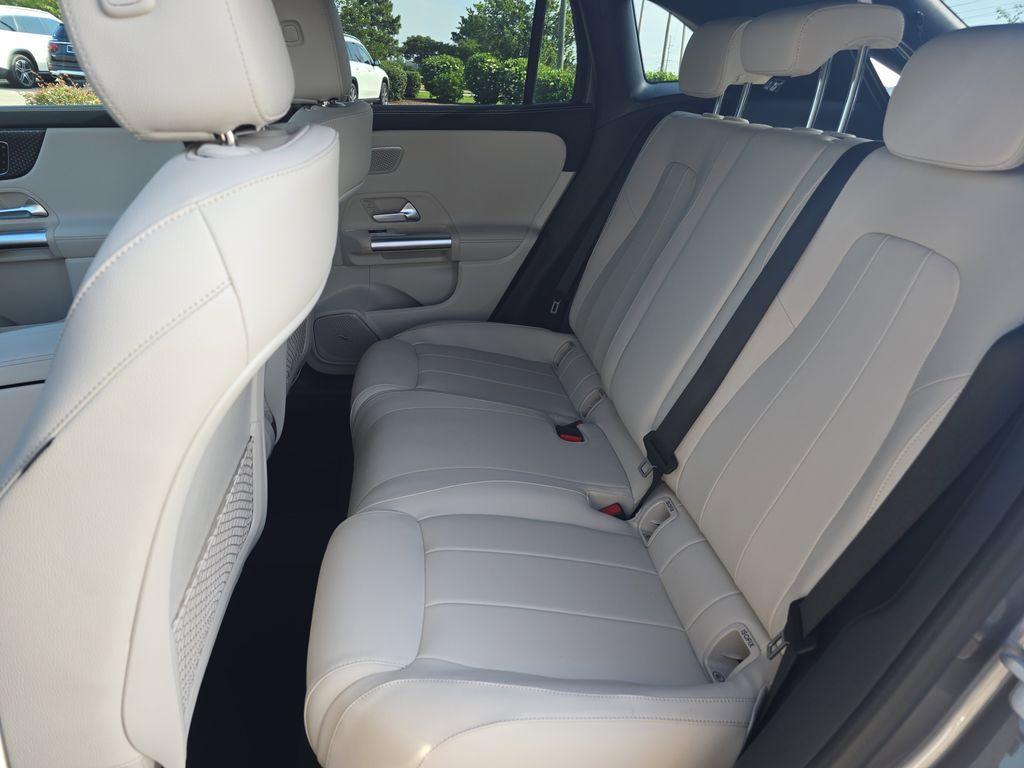 used 2025 Mercedes-Benz GLA 250 car, priced at $42,127
