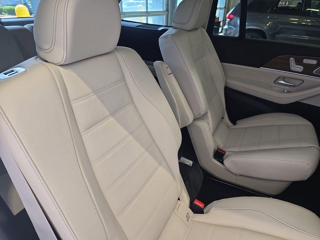 new 2026 Mercedes-Benz GLS 450 car, priced at $102,550