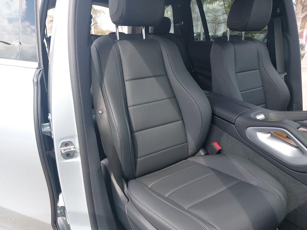 new 2025 Mercedes-Benz GLS 450 car, priced at $95,365