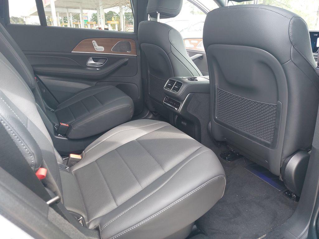 new 2025 Mercedes-Benz GLS 450 car, priced at $95,365