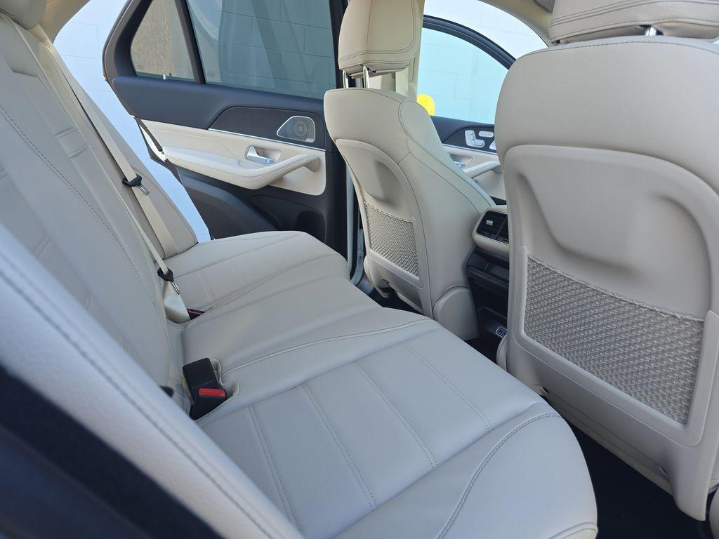 new 2025 Mercedes-Benz GLE 450 car, priced at $82,915