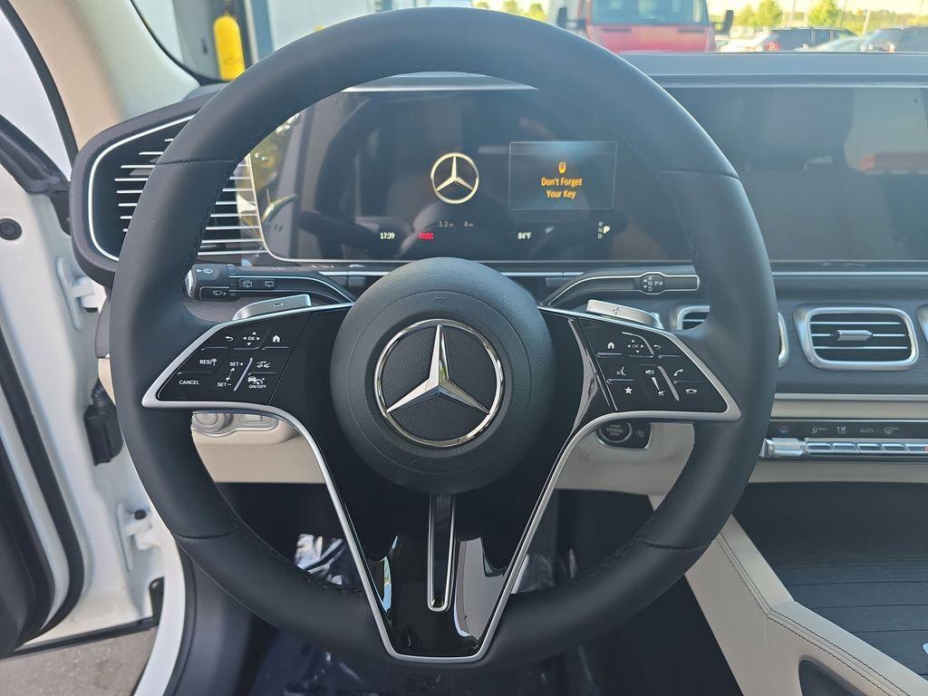 new 2025 Mercedes-Benz GLE 450 car, priced at $82,915