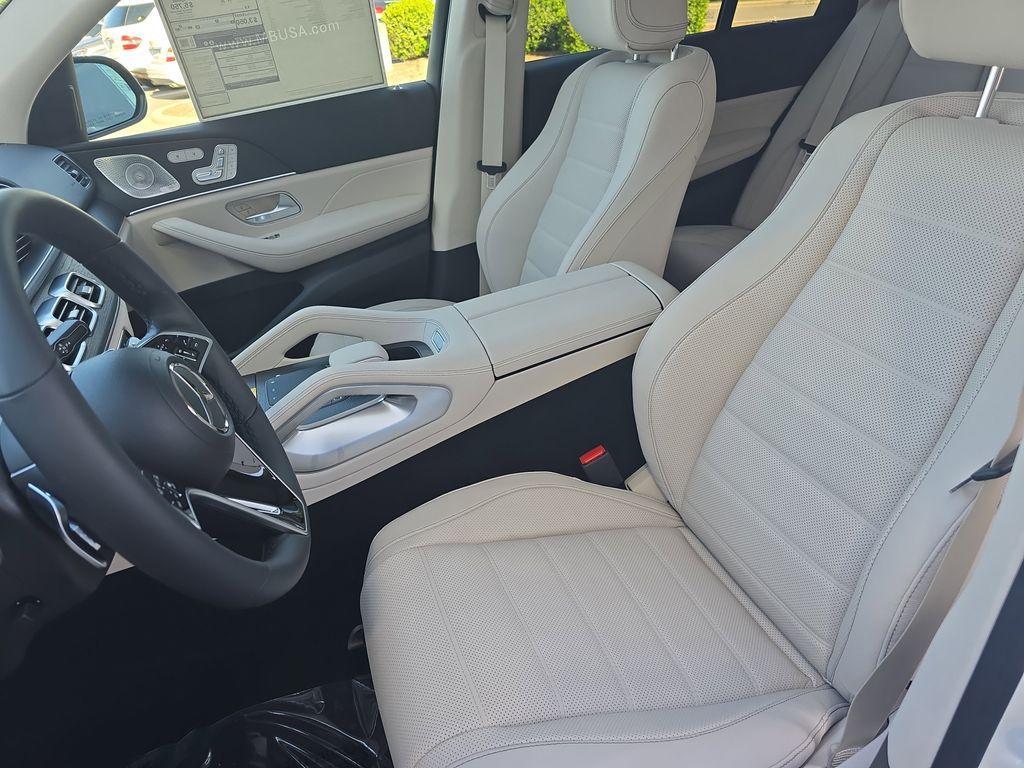 new 2025 Mercedes-Benz GLE 450 car, priced at $82,915