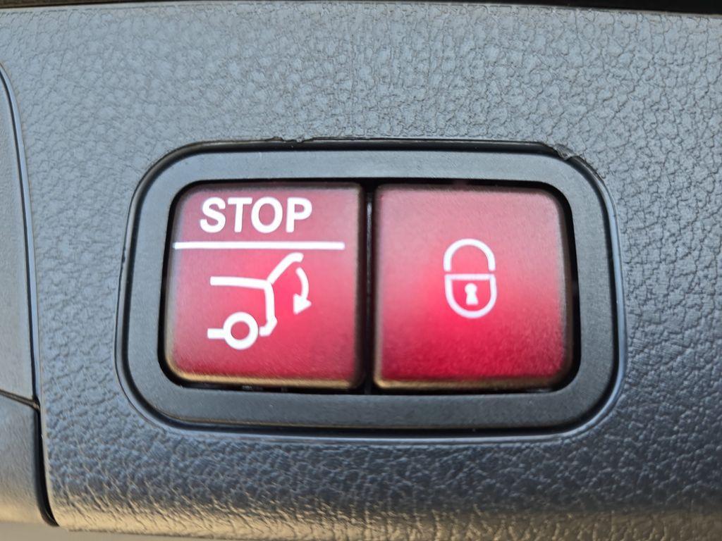 used 2025 Mercedes-Benz GLB 250 car, priced at $47,563