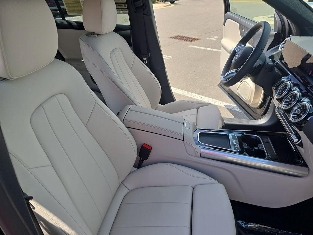 used 2025 Mercedes-Benz GLA 250 car, priced at $45,922