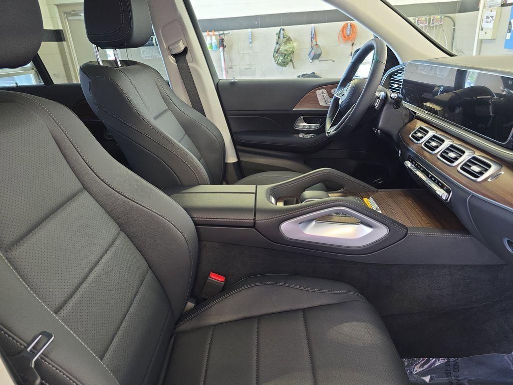new 2025 Mercedes-Benz GLE 350 car, priced at $70,315