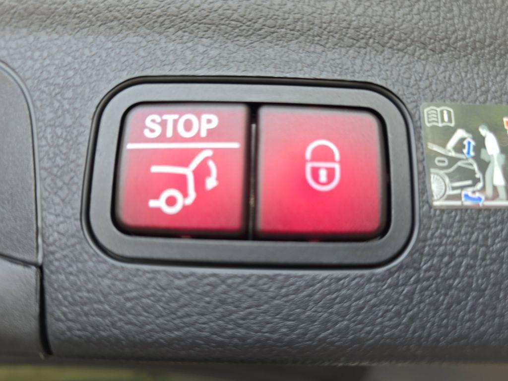 new 2025 Mercedes-Benz GLE 350 car, priced at $70,315