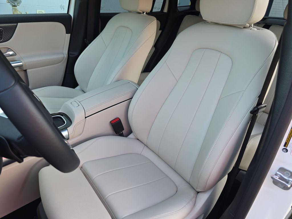 used 2025 Mercedes-Benz GLA 250 car, priced at $45,315
