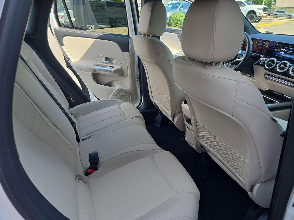 used 2025 Mercedes-Benz GLA 250 car, priced at $45,315