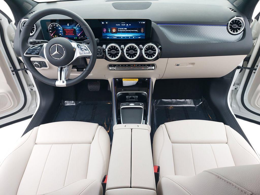 new 2025 Mercedes-Benz GLA 250 car, priced at $46,700