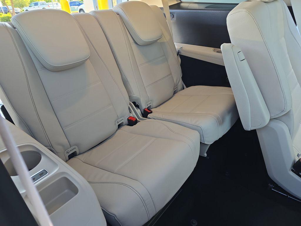 new 2026 Mercedes-Benz GLS 450 car, priced at $98,550