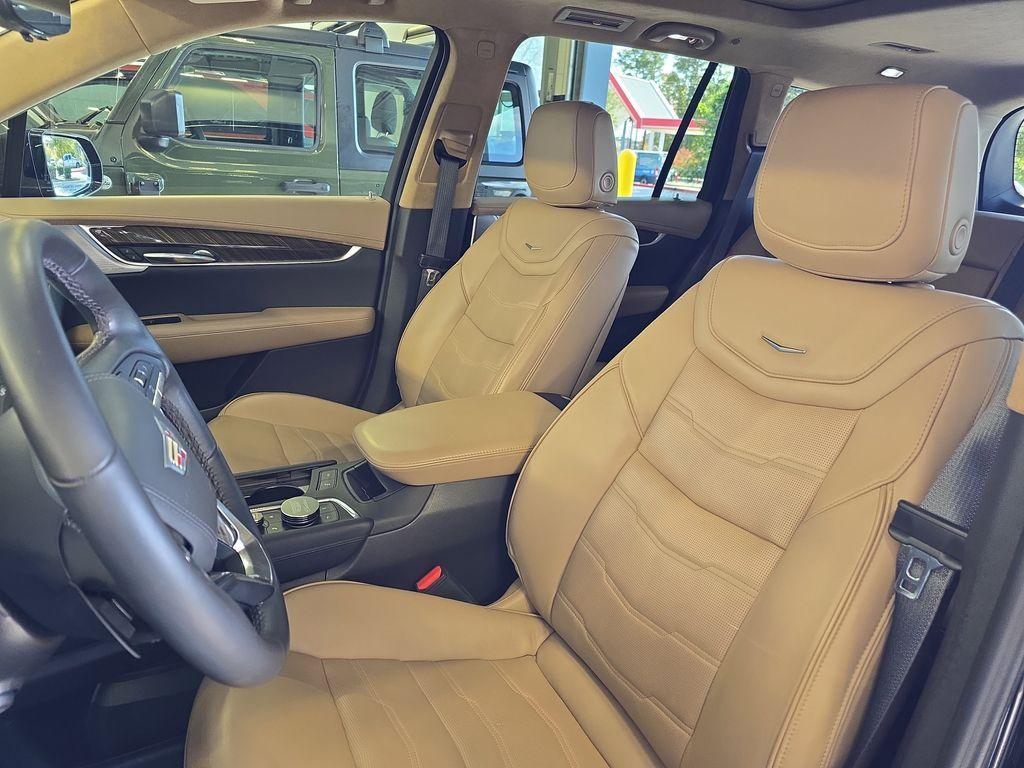 used 2022 Cadillac XT6 car, priced at $36,540